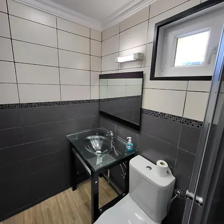 Iago ,gare Et Aeroport A Proximite * בווה