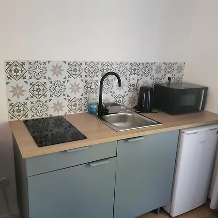 Iago Apartment *