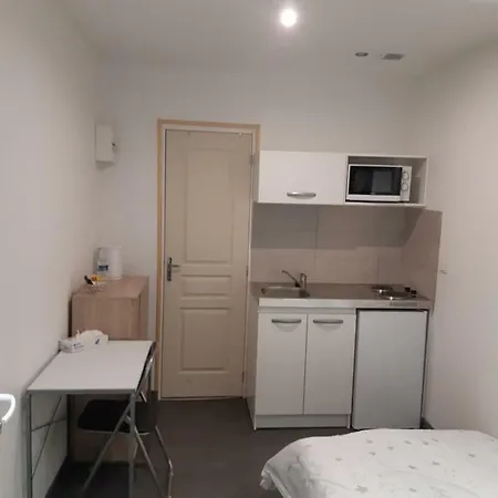 Iago ,gare Et Aeroport A Proximite דירה בווה