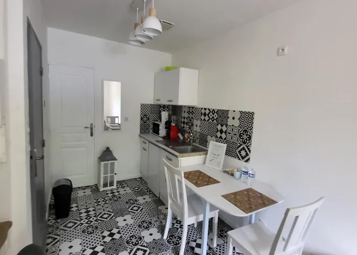 Apartment Iago ,gare Et Aeroport A Proximite Beauvais