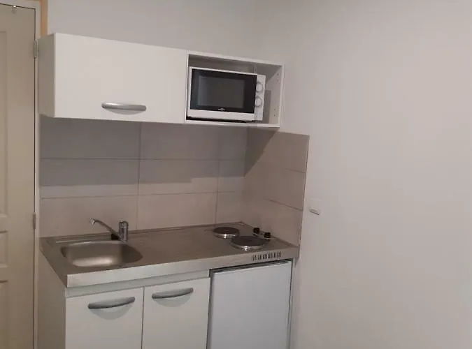 Iago ,gare Et Aeroport A Proximite * Beauvais