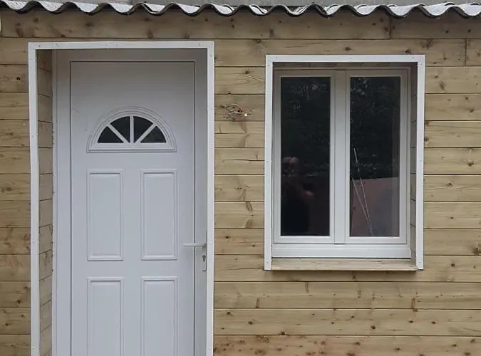 Iago ,gare Et Aeroport A Proximite Beauvais